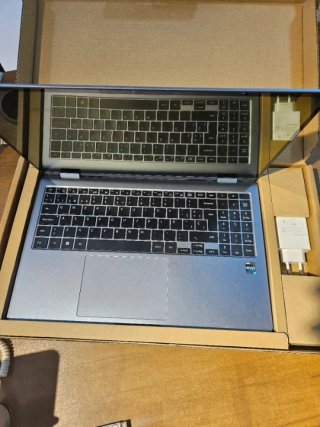 SAMSUNG GALAXY BOOK 4 360 15,6" 512GB SSD 16 RAM