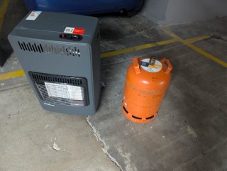 Estufa de gas gris