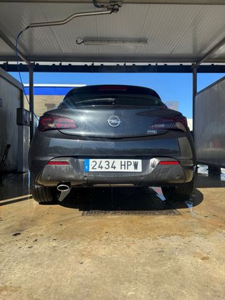 Opel Astra J GTC 1.6 TURBO