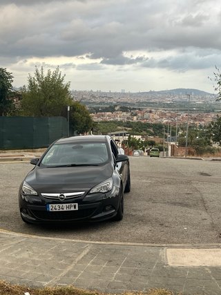Opel Astra J GTC 1.6 TURBO