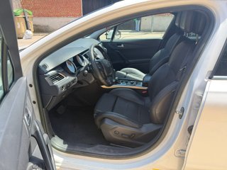 Peugeot 208 2011