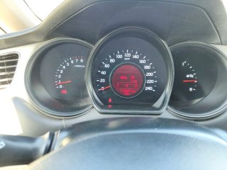 KIA Pro Ceed 2015 coche blanco