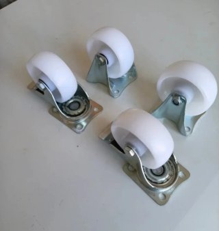 Ruedas de transporte blancas con freno