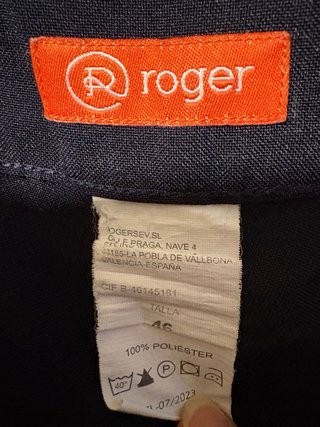 Uniforme pantalon . Niño 1,80 h . 17 añis.