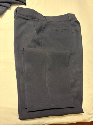 Uniforme pantalon . Niño 1,80 h . 17 añis.