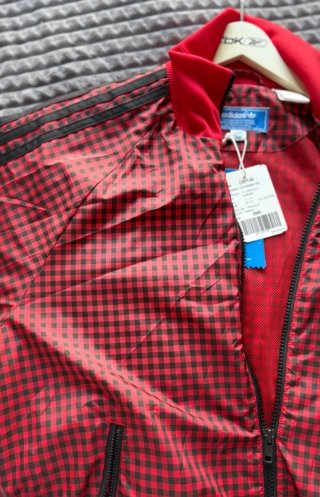 Chaqueta Adidas a cuadros roja y negra Talla M