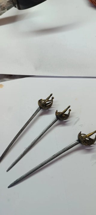 3 Espadas Decorativas Resina
