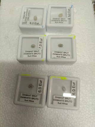 Diamanti grezzi minerali dal Sudafrica