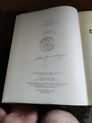 LA SAGRADA BIBLIA