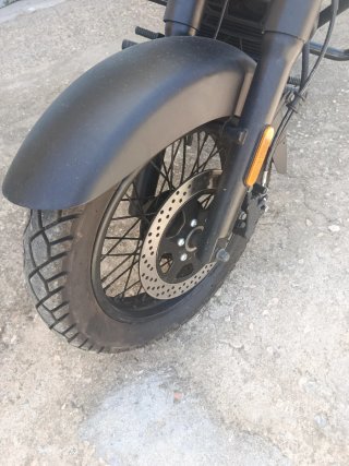 Moto UM Renegade Commando 125 Negra