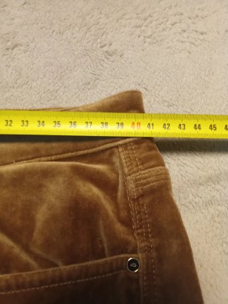 Pantalon Massimo Dutti terciopelo marron talla42