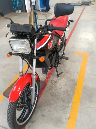 Yamaha RD 80 LC Negra/Roja