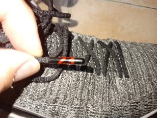 Sneakers Jordan Grigie e Rosse