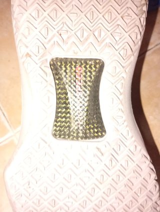 Sneakers Jordan Grigie e Rosse