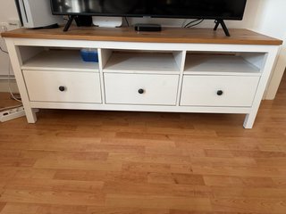 Mueble TV madera y blanco
