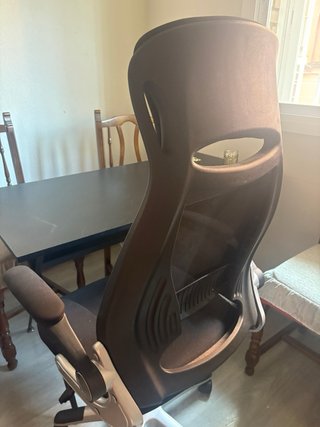 Silla de oficina ergonómica negra