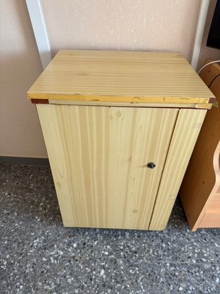Máquina de coser Singer con mueble