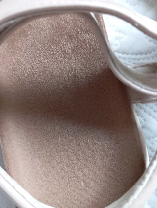 Sandalias Buonarotti Tiras y Velcro Beige