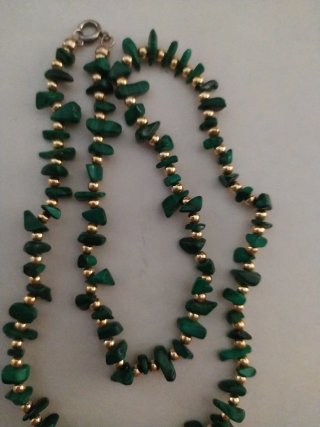 Collana vintage pietre verdi e oro