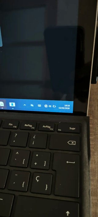 Microsoft Surface 5 con lápiz y teclado