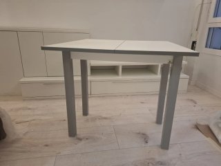 Mesa de cocina extensible blanca y acero