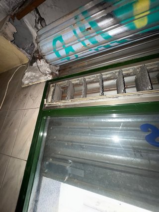 Persiana metálica para local comercial