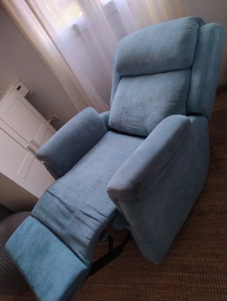 Sillón cómodo azul de tela