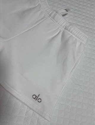 Alo Shorts Blancos Mujer