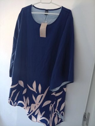 Camisa EMERY ROSE azul con estampado floral