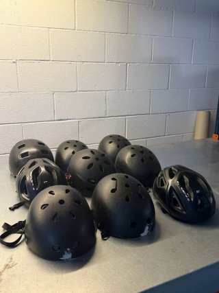 LOTE DE 9 CASCOS PARA BICI Y PATINETE