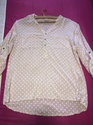 Blusa rosa de lunares