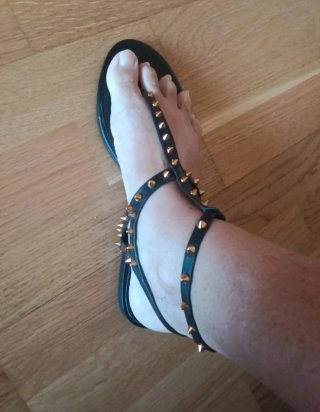 Sandalias Zara Tiras Tachuelas Doradas