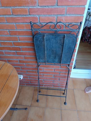Conjunto mesa y sillas de jardín