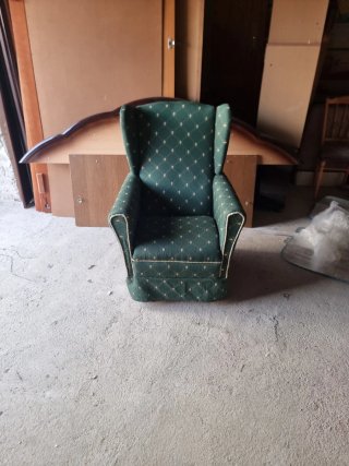 Sillón verde de tela