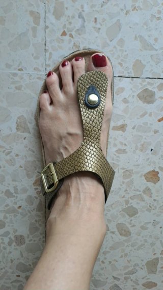 Sandalias doradas estilo Boho Chic
