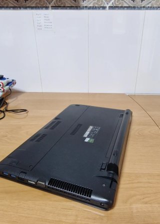 Portátil Asus X552C Negro
