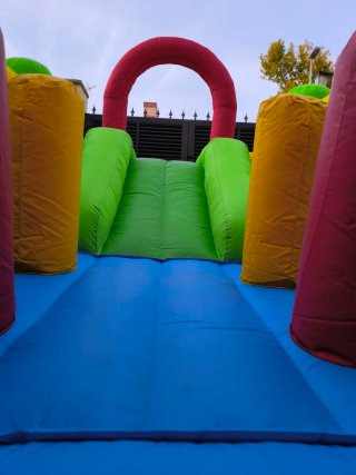 Castillo hinchable 530x300x215 cm