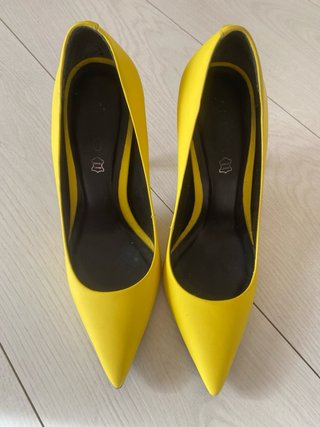 Zapatos de tacón ALDO amarillos + regalo!