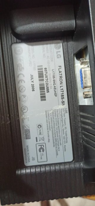 Pantalla LG Flatron Plata de 17"