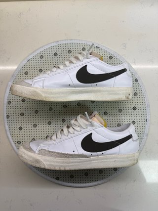 Tenis Nike Blancos y Beige