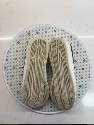 Tenis Nike Blancos y Beige