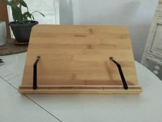 Atril de madera para libros