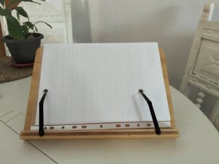 Atril de madera para libros