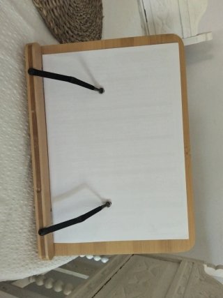 Atril de madera para libros