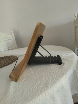 Atril de madera para libros