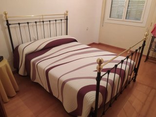 Cama matrimonio 135cm metal y latón