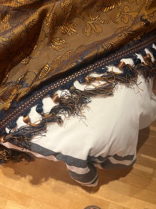 Cubrecama de Seda Negro y Dorado