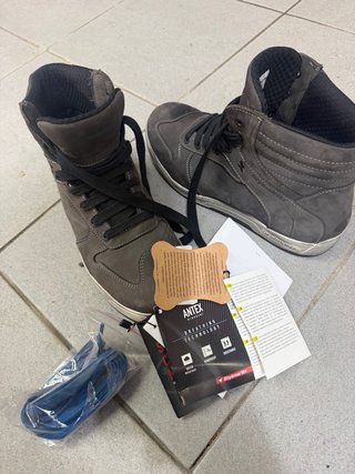 Stivali moto uomo grigi