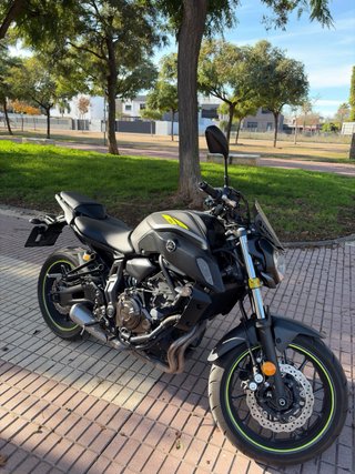 Yamaha MT-07 Negra/Gris
