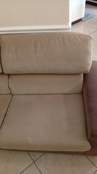 Divano beige in tessuto